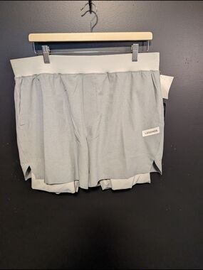 NWT Mens LEGENDS Light Gray Layered Athletic Shorts